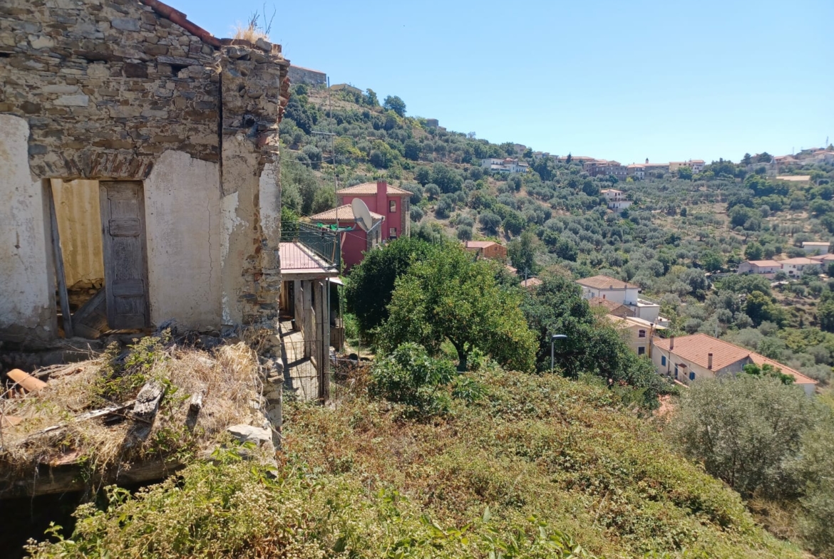 Casa da ristrutturare a Fornilli di Montecorice