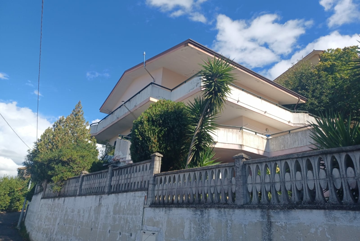 Villa a Laureana Cilento, località San Martino
