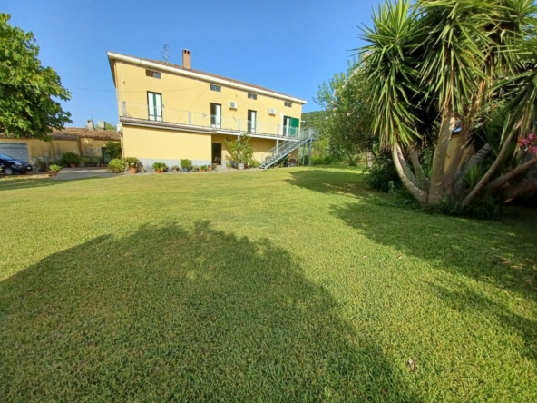 Villa semi-indipendente ad Albanella