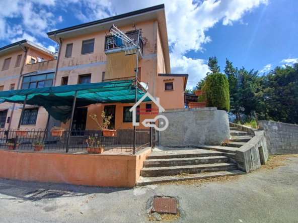 Appartamento con corte vista mare a Vibonati