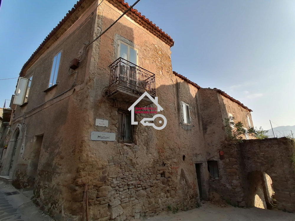 Palazzo storico con giardino in Corso Umberto I in vendita a Cicerale