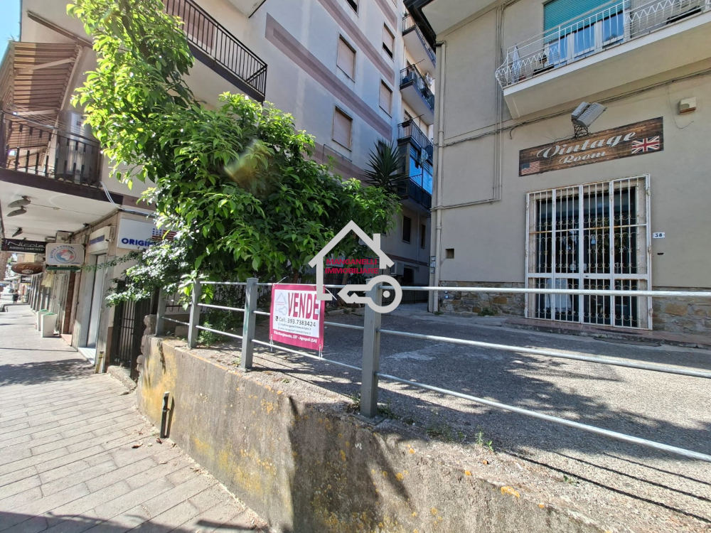 Locale commerciale in vendita in via Pio X ad Agropoli